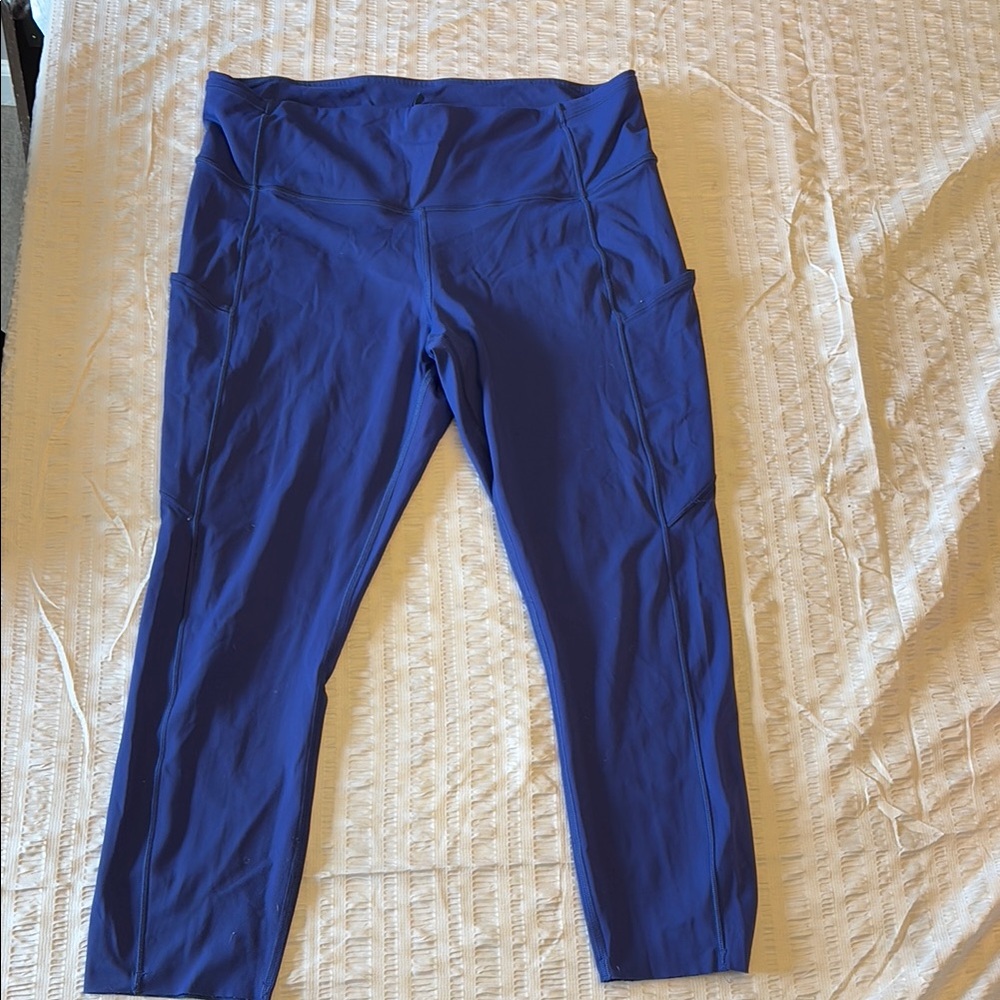 Lululemon Leggings Size 8 w/ pockets and drawstring